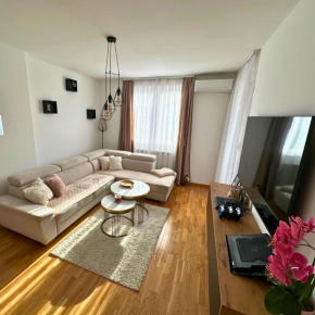 Apartment Hera with private garage